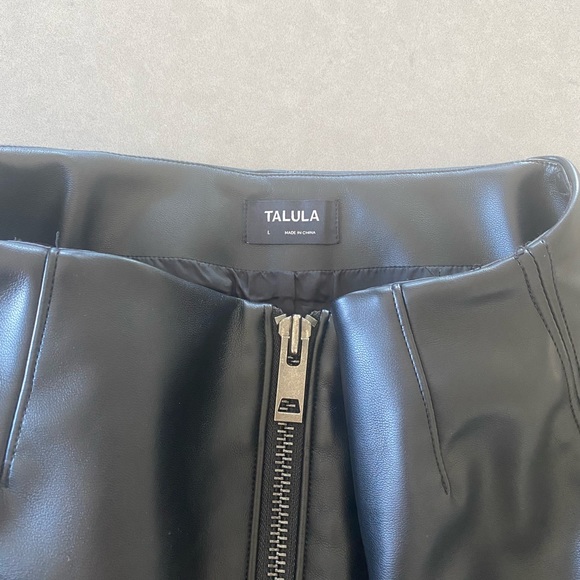Talula black leather skirt - Picture 2 of 3